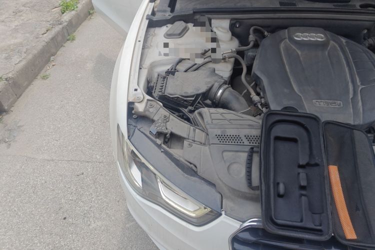 Used Audi A5 2014 Sportback 45 TFSI Engine Bay Right