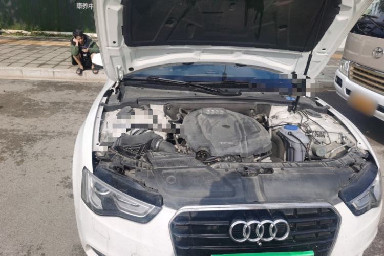 Used Audi A5 2014 Sportback 45 TFSI Engine Bay Right