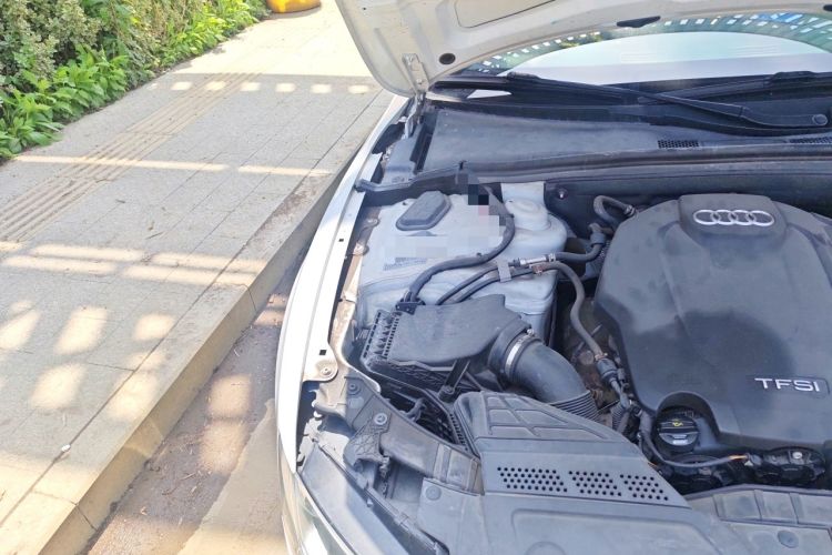 Used Audi A5 2014 Coupe 45 TFSI Engine Bay Right
