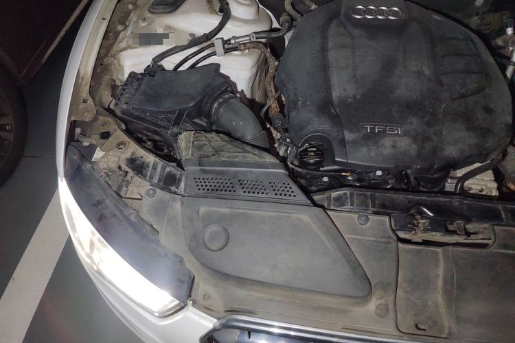 Used Audi A5 2014 Sportback 45 TFSI Engine Bay Right