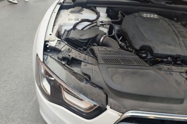 Used Audi A5 2014 Sportback 45 TFSI Engine Bay Right
