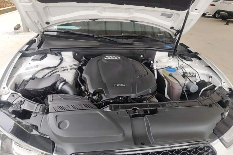Used Audi A5 2014 Coupe 45 TFSI Engine Bay