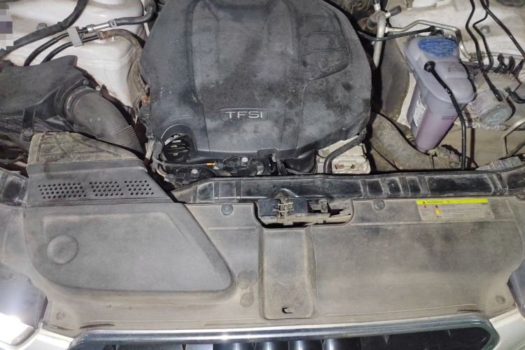 Used Audi A5 2014 Sportback 45 TFSI Engine Bay