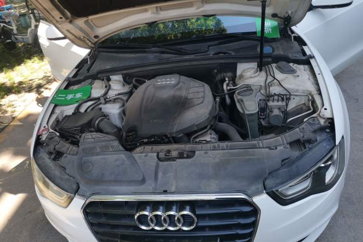 Used Audi A5 2014 Sportback 45 TFSI Engine Bay