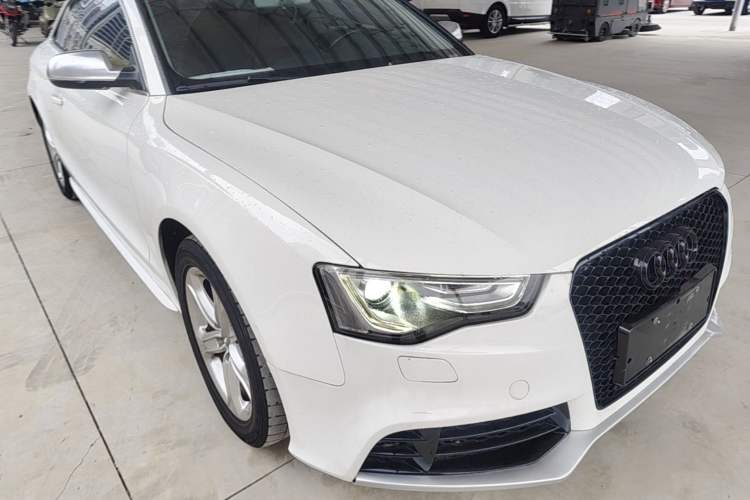 Used Audi A5 2014 Coupe 45 TFSI Front Right 45 Deg