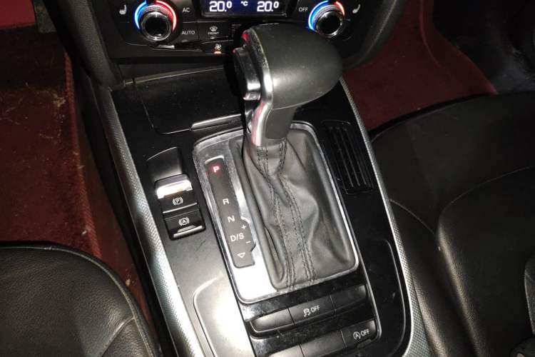 Used Audi A5 2014 Cabriolet 45 TFSI Gear Lever