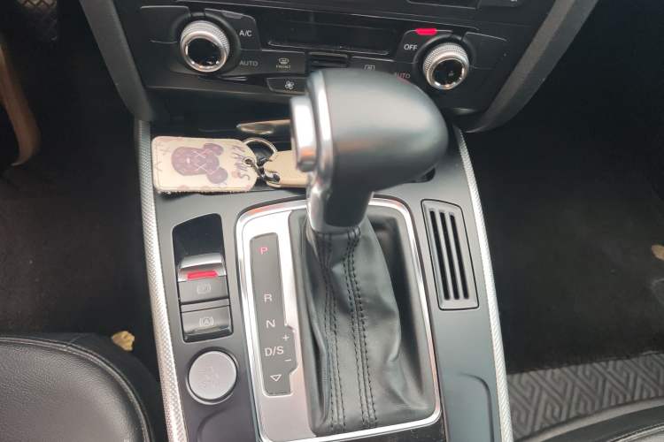 Used Audi A5 2014 Sportback 45 TFSI Gear Lever