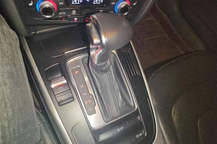 Used Audi A5 2014 Sportback 45 TFSI Gear Lever