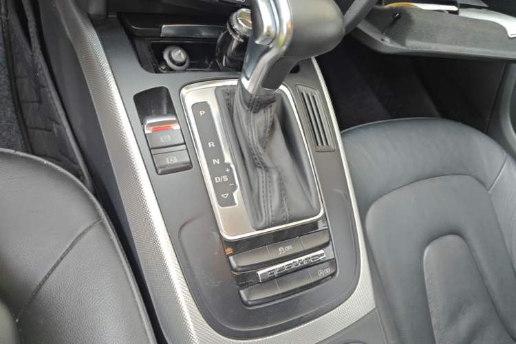 Used Audi A5 2014 Sportback 45 TFSI Fashion Edition Gear Lever