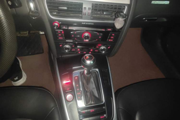 Used Audi A5 2014 Cabriolet 45 TFSI quattro Gear Lever