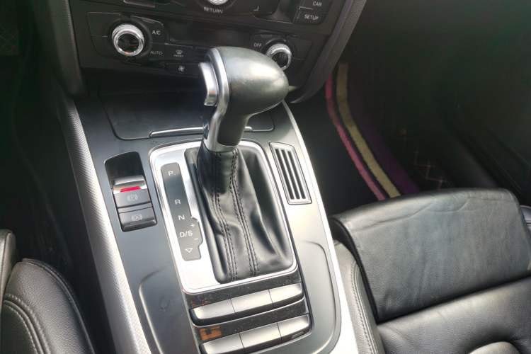 Used Audi A5 2014 Coupe 45 TFSI Gear Lever