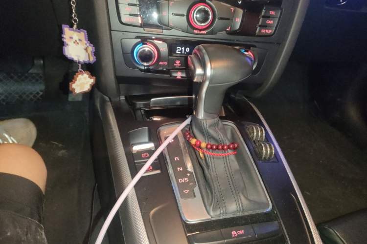 Used Audi A5 2014 Coupe 45 TFSI Gear Lever