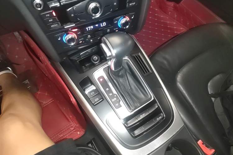 Used Audi A5 2014 Cabriolet 45 TFSI Gear Lever