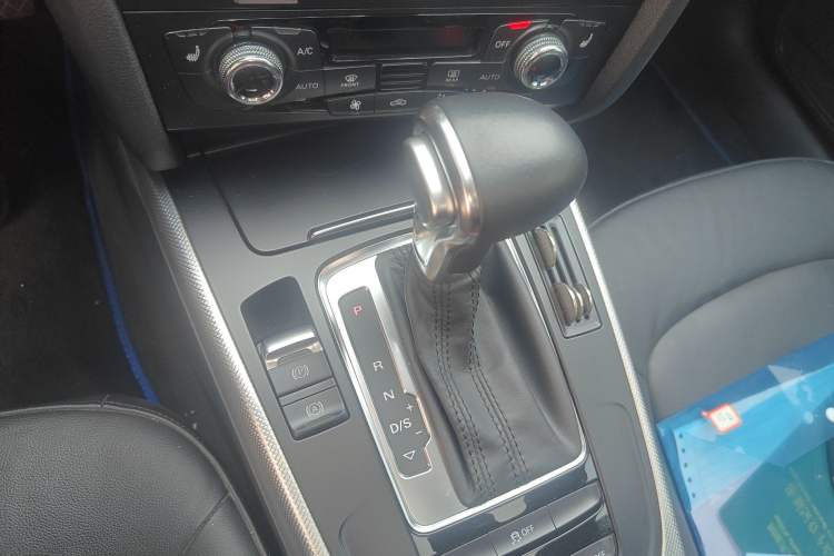 Used Audi A5 2014 Sportback 45 TFSI Gear Lever
