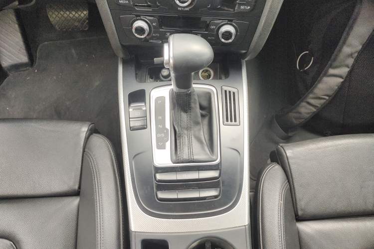Used Audi A5 2014 Coupe 45 TFSI Gear Lever