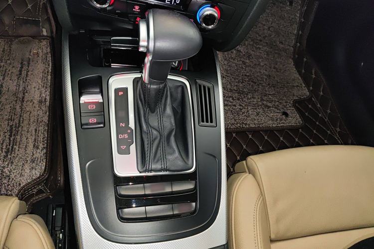 Used Audi A5 2014 Coupe 45 TFSI Gear Lever
