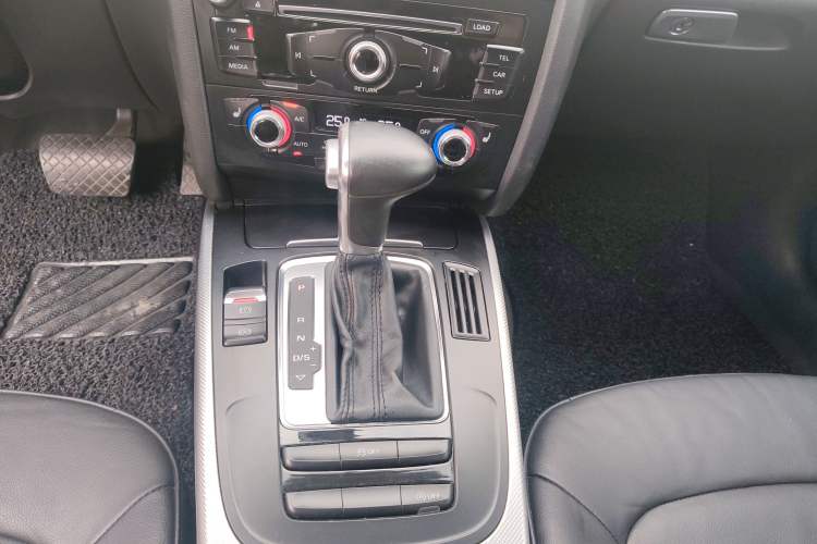 Used Audi A5 2014 Sportback 45 TFSI Gear Lever
