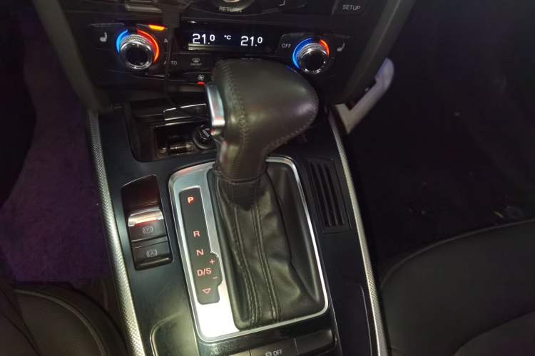 Used Audi A5 2014 Sportback 45 TFSI Gear Lever