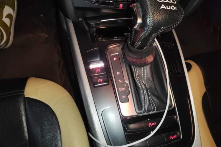 Used Audi A5 2014 Sportback 45 TFSI Gear Lever