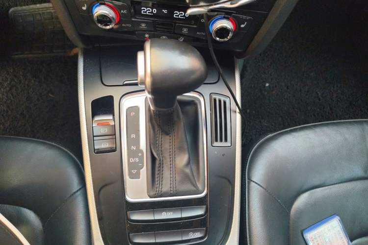 Used Audi A5 2014 Sportback 45 TFSI Gear Lever