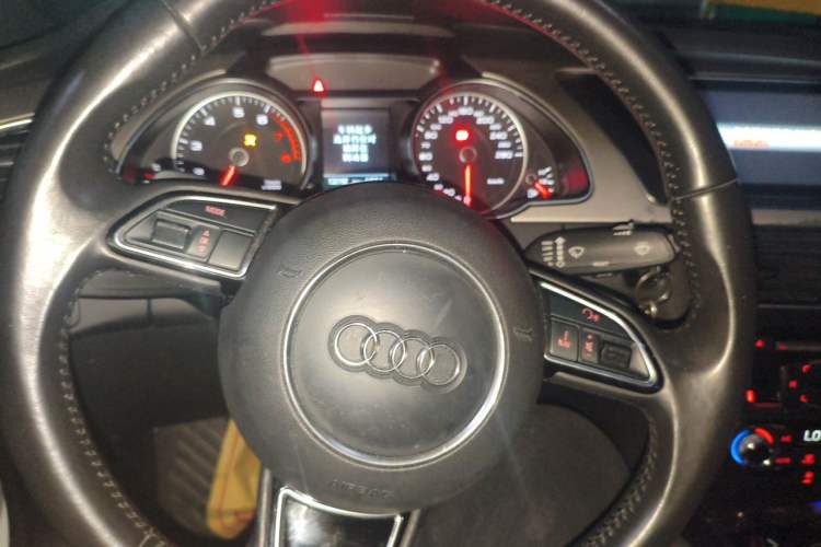 Used Audi A5 2014 Cabriolet 45 TFSI Instrument Cluster