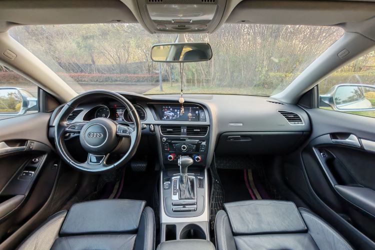 Used Audi A5 2014 Coupe 45 TFSI Interior 1