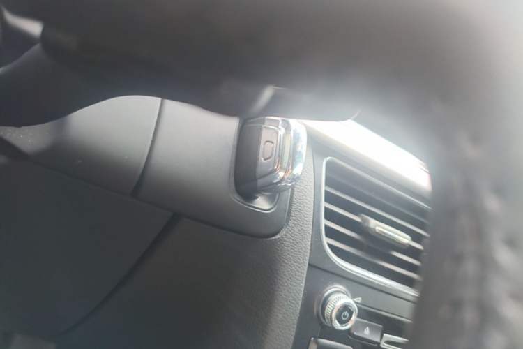 Used Audi A5 2014 Cabriolet 45 TFSI Interior 1