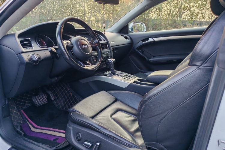 Used Audi A5 2014 Coupe 45 TFSI Interior 2