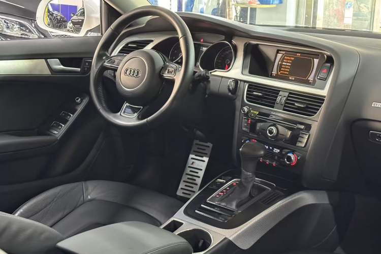 Used Audi A5 2014 Sportback 45 TFSI Interior 2