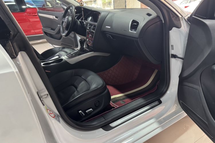 Used Audi A5 2014 Sportback 45 TFSI Interior 3