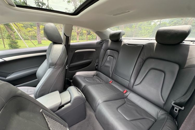 Used Audi A5 2014 Coupe 45 TFSI Interior 3