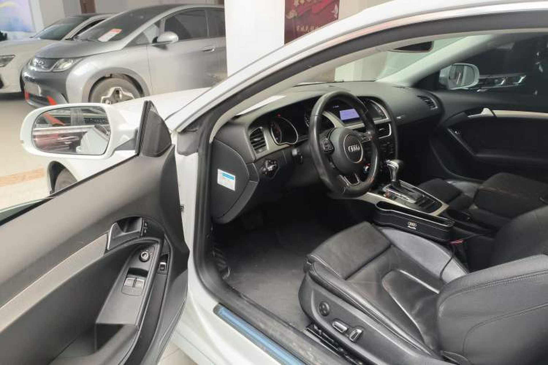 Used Audi A5 2014 Coupe 45 TFSI Interior 3