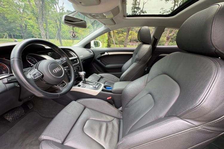 Used Audi A5 2014 Coupe 45 TFSI Interior 4