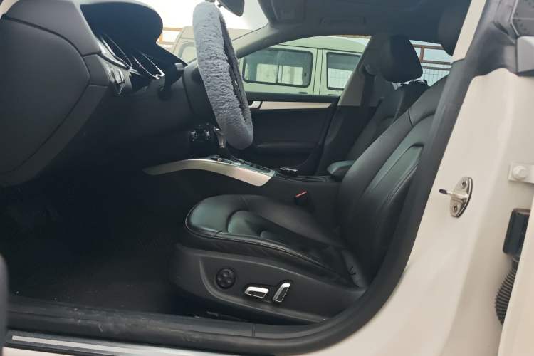 Used Audi A5 2014 Sportback 45 TFSI Left Front Seat