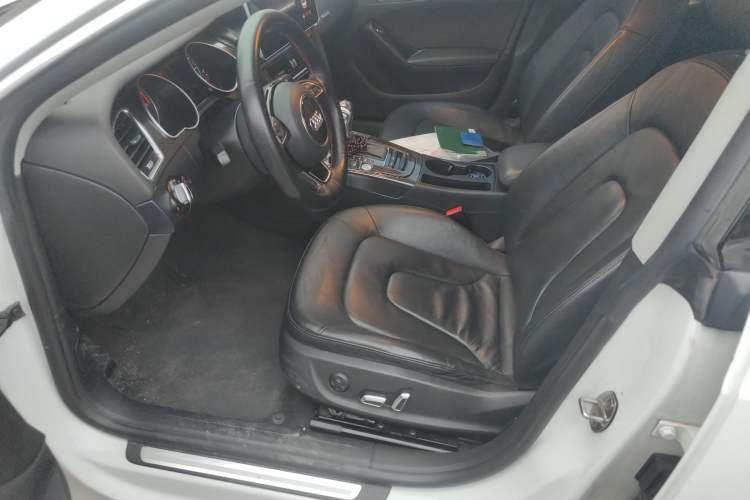 Used Audi A5 2014 Sportback 45 TFSI Left Front Seat