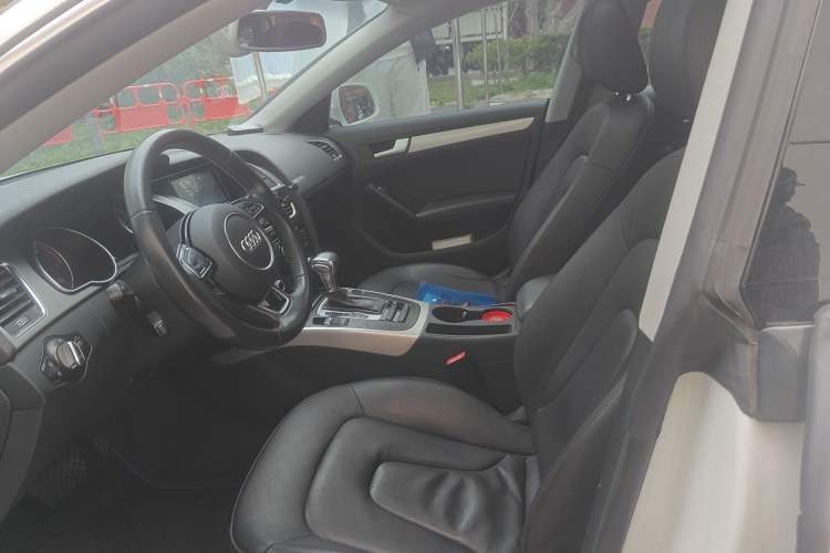 Used Audi A5 2014 Sportback 45 TFSI Left Front Seat