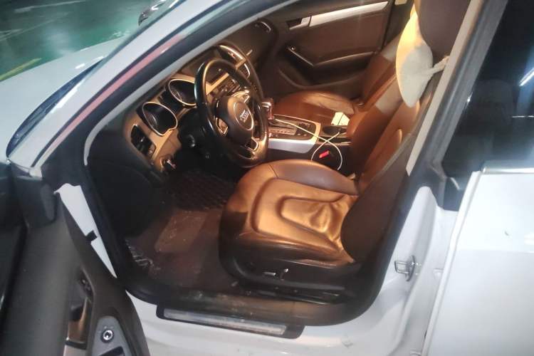Used Audi A5 2014 Sportback 45 TFSI Left Front Seat