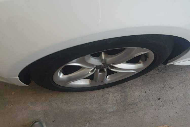 Used Audi A5 2014 Coupe 45 TFSI Left Front Wheel Hub