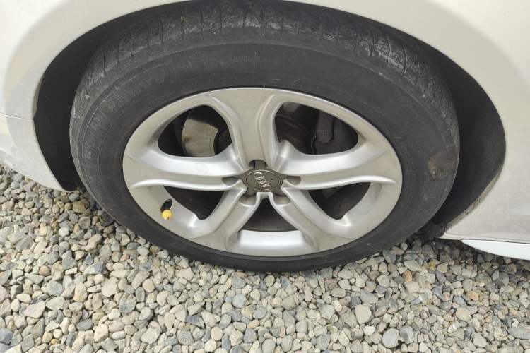 Used Audi A5 2014 Coupe 45 TFSI Left Front Wheel Hub