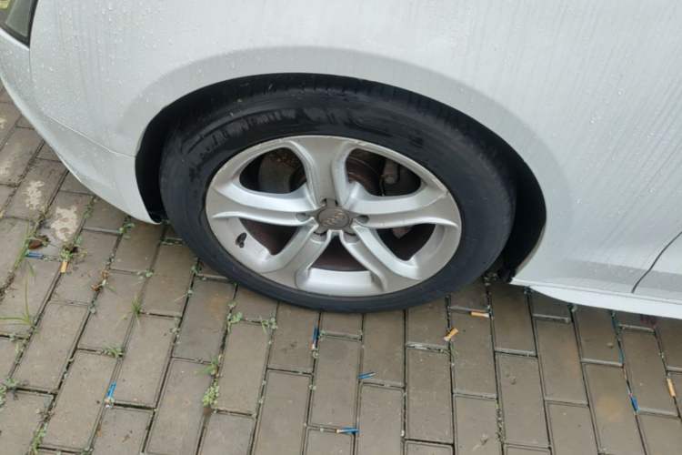 Used Audi A5 2014 Sportback 45 TFSI Left Front Wheel Hub
