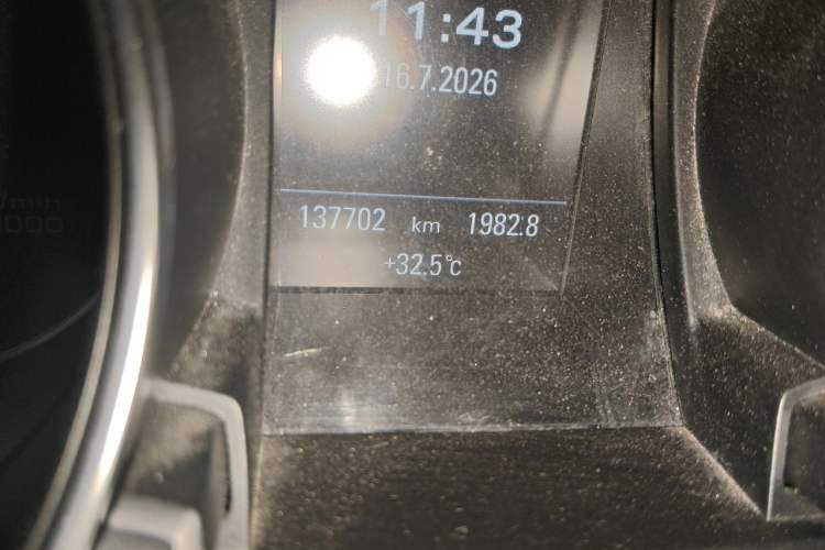 Used Audi A5 2014 Cabriolet 45 TFSI Odometer Close Up