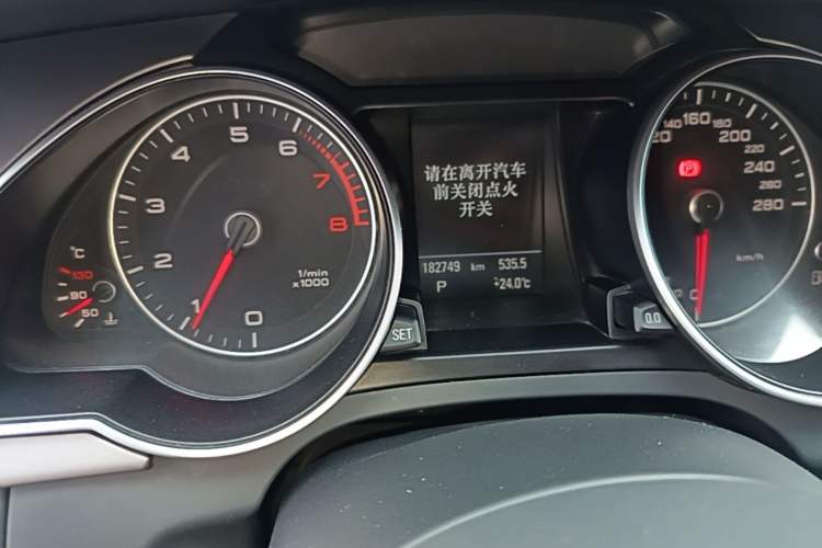 Used Audi A5 2014 Sportback 45 TFSI quattro Odometer Close Up