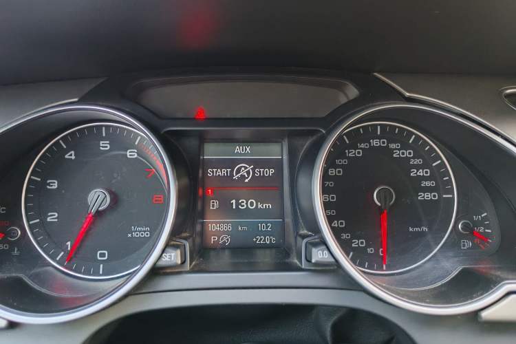 Used Audi A5 2014 Coupe 45 TFSI Odometer Close Up