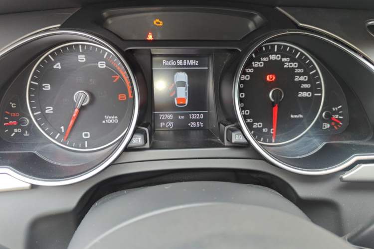 Used Audi A5 2014 Sportback 45 TFSI Fashion Edition Odometer Close Up