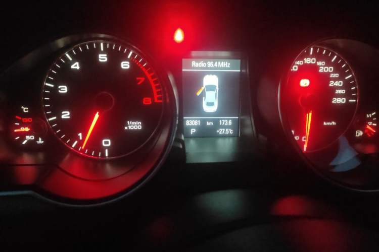 Used Audi A5 2014 Cabriolet 45 TFSI quattro Odometer Close Up