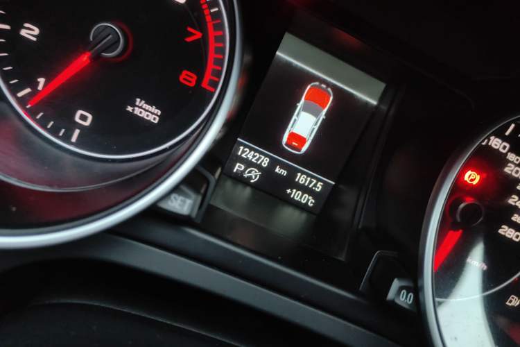 Used Audi A5 2014 Sportback 45 TFSI Odometer Close Up