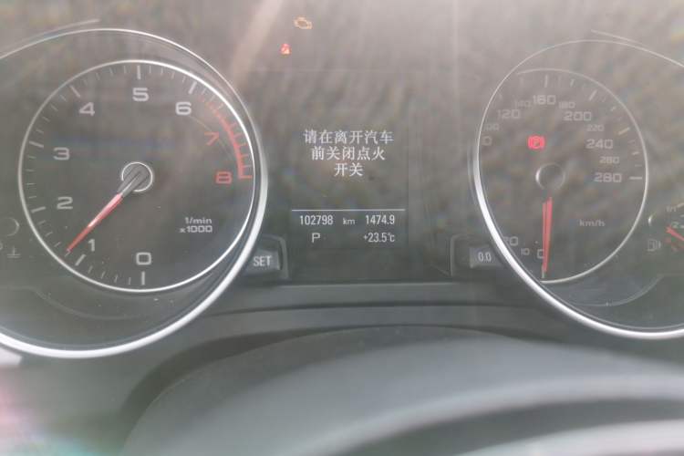 Used Audi A5 2014 Sportback 45 TFSI Odometer Close Up