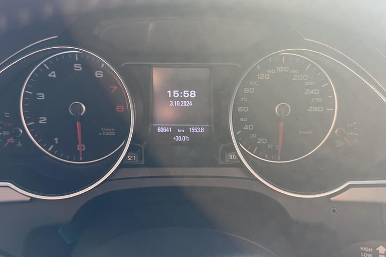 Used Audi A5 2014 Cabriolet 45 TFSI quattro Odometer Close Up