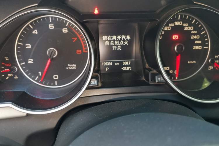 Used Audi A5 2014 Sportback 45 TFSI Odometer Close Up