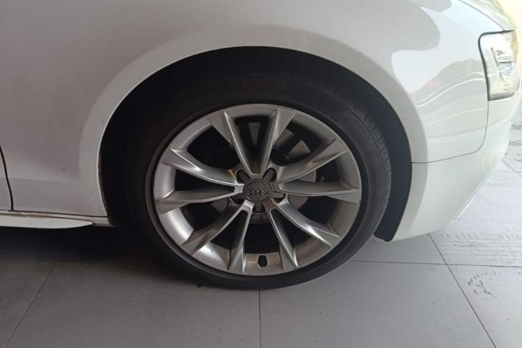 Used Audi A5 2014 Sportback 45 TFSI quattro Right Front Wheel Hub
